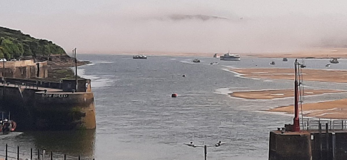 Our Wednesday morning view for our 20th wedding anniversary. 
#Padstow <a href="/RickSteinRest/">Rick Stein Restaurants</a>