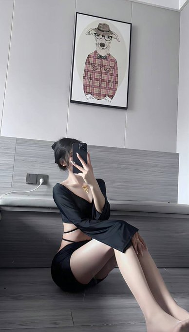 xiaogougou520's tweet photo. 如果把我送给你，一晚你可以做几次😍😍 https://t.co/rJxJIXNnkz