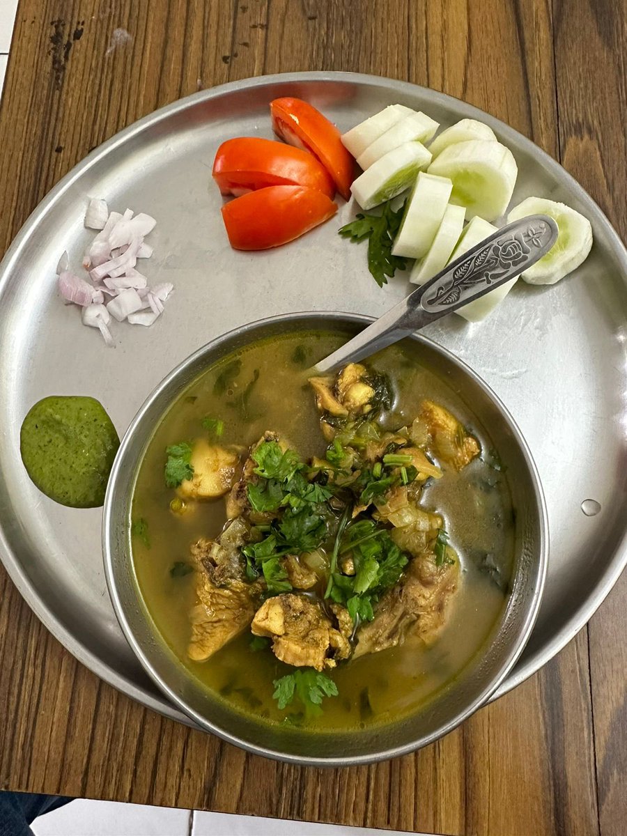 Dr_of_Lifestyle's tweet photo. This is what my patient eats. 😎😌
कशाला लागते चपाती किंवा भाकरी? आरामात पोट भरतं. आणि अगदीच लागली भूक तर शेंगदाणे खायचे मूठभर. असलं सोप्प आहे.
संपला विषय..!
#lowcarb
#client_diaries https://t.co/9Ppz4v4oUW