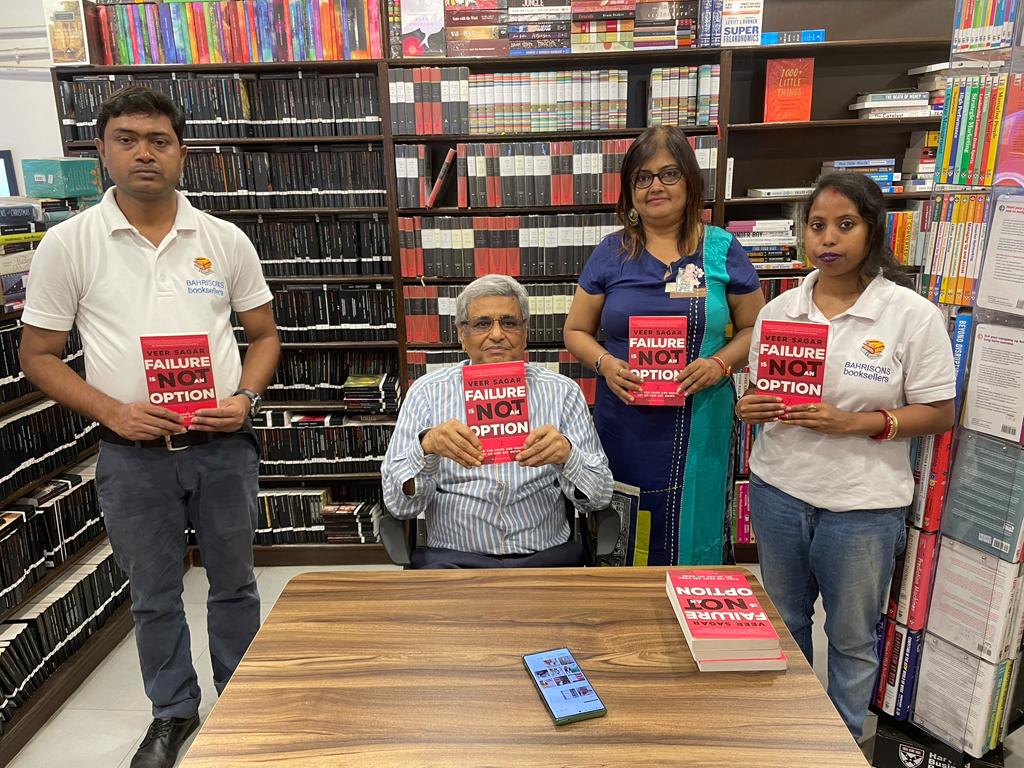 BloomsburyIndia's tweet image. Author @veersagar signed copies of his book #FailureIsNotAnOption at @Bahrisons_books in Kolkata Go ahead and get your hands on a signed copy!