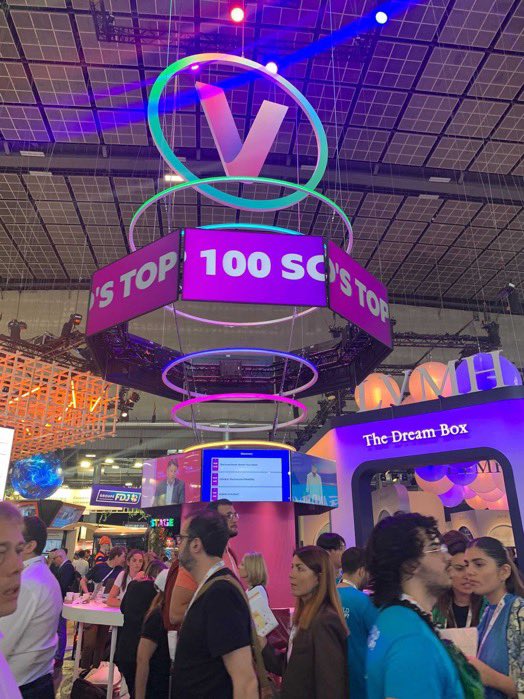 Des hologrammes @pole_emploi à #VivaTech ? 😱
Découvrez-les sur notre stand B28 📍

Il y a aussi d'autres #innovations liées à l'#emploi présentées pour répondre aux besoins des demandeurs d'emploi et des entreprises ! 🚀
Pour en savoir plus, restez connectés !

#AvecPôleEmploi