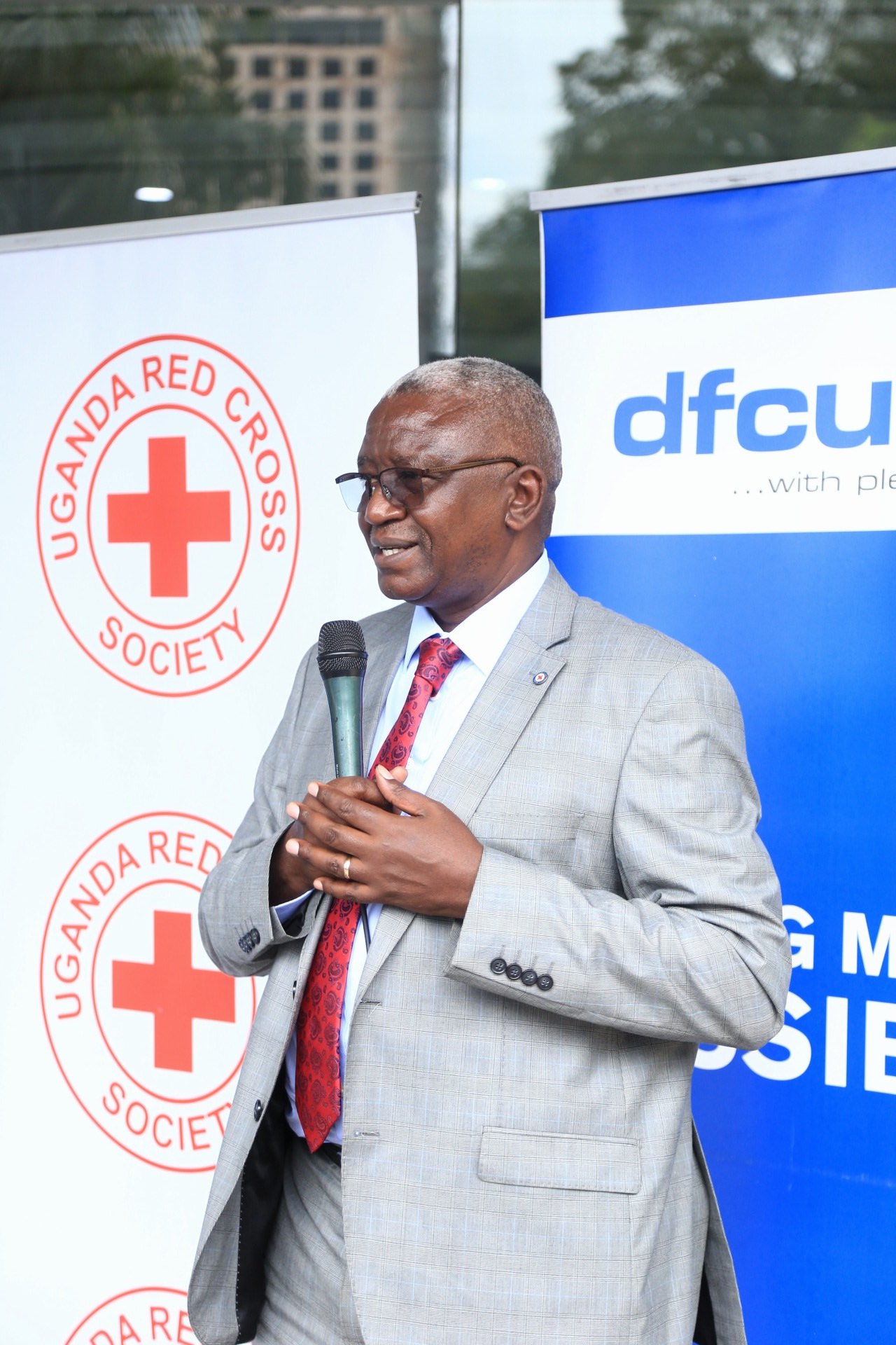 dfcu Bank on X: "Uganda Red Cross Society (URCS) Secretary General Robert  Kwesiga, expressed gratitude for the initiative, commending dfcu Bank for  its unwavering support of URCS's mission and values. He appreciated