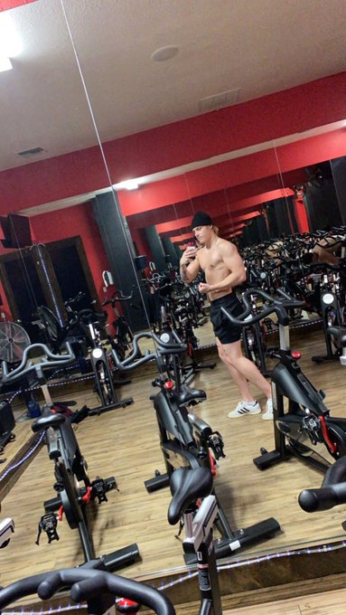 Need to start lifting again my back needs to heal already I’m bored af. How much league of legends can