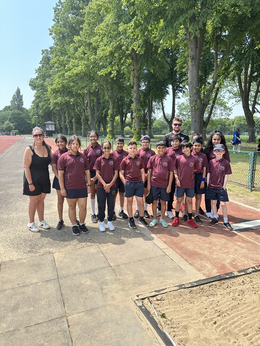 Long Close School tweet media