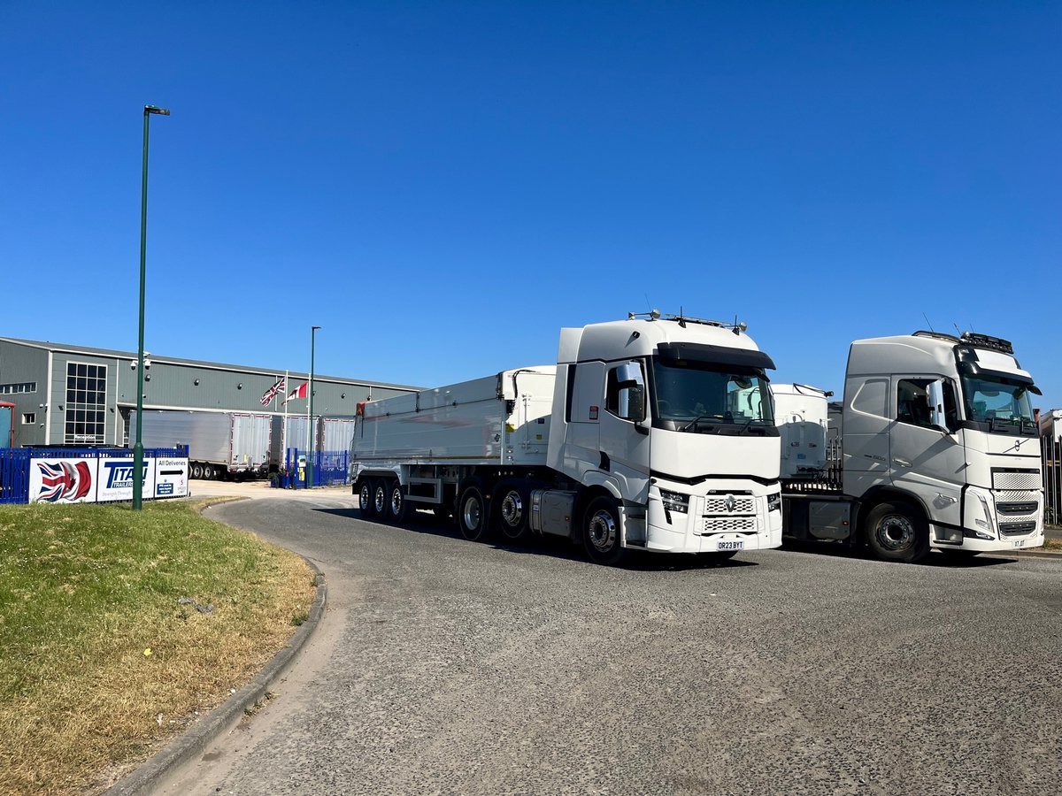 titantrailersuk's tweet image. Gorgeous morning on Teesside to handover 2 Titan Aggregate Walking Floor Trailers to Orbit Transport, Thanks very much for your business.
#orbittransport #titantrailers #keithwalkingfloor #dawbarnandsons 
@Dawbarn_Sons
