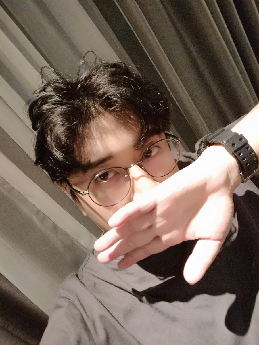 fallennpetal's tweet image. Quote tweet a photo of you wearing glasses!