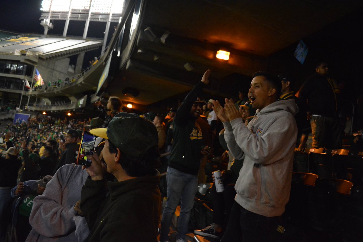 ryanionbeam's tweet photo. Scenes from today’s Oakland A’s #ReverseBoycott https://t.co/k5XBP6Urtq