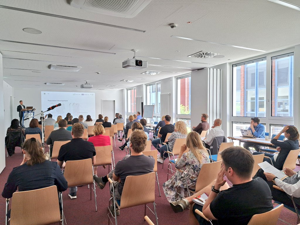 Why <a href="/Next2Met_EU/">Next2Met - Interreg Europe</a> &amp; <a href="/interregeurope/">Interreg Europe</a>?

➡️ To exchange best practices &amp; to establish them over time thanks to their integration into #PolicyInstruments

Thanks to Next2Met, people are put at the centre of the use of technology &amp; #digitalization offers opportunities for #RuralAreas