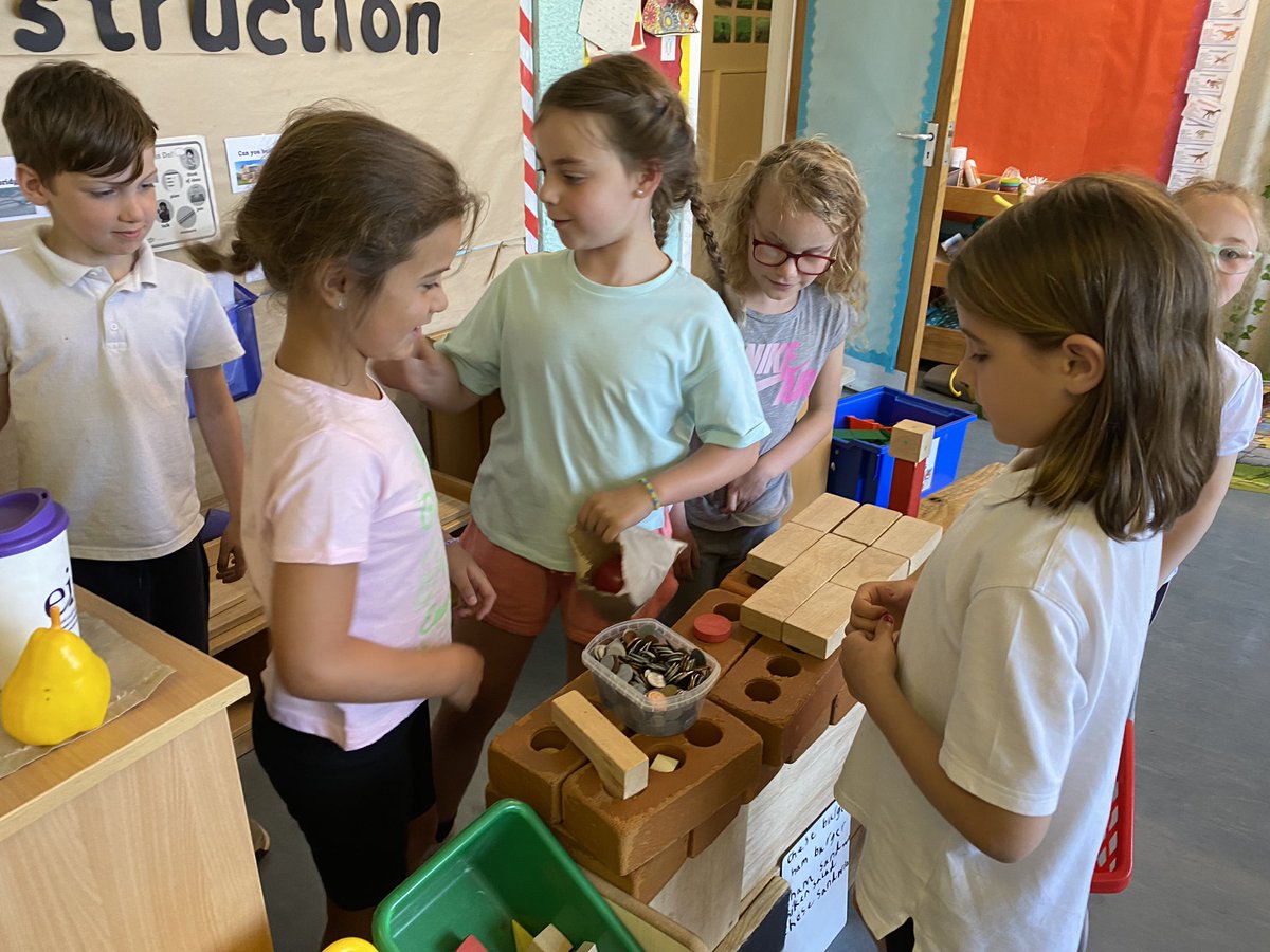 P3 and P4 tweet media