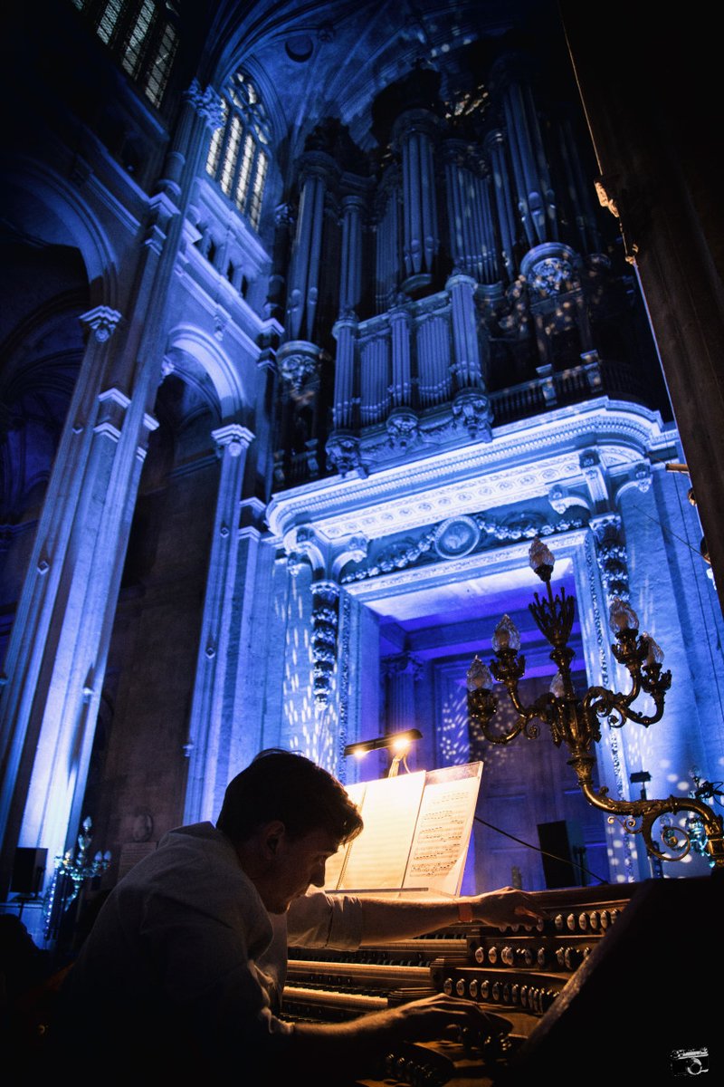 FondationND's tweet photo. Les 36 heures de Saint-Eustache sont de retour du 20 au 21 juin pour la @fetemusique.
Pour sa 18e édition, le festival investit la grande nef de l’église du quartier des Halles (Paris 1er) pour 36 heures de musique pop, électro et rock. 
Une programmation pointue et de qualité ! https://t.co/swj0mUJzM4