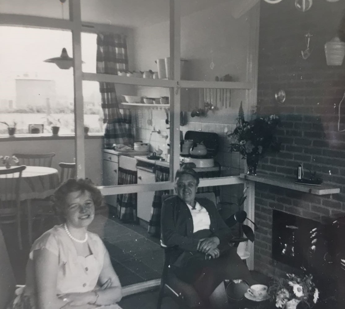 Kom op de #DagvandeArchitectuur naar #Nagele, het enige 'plattedakendorp' van #Nederland. Dit #dorp in de #Noordoostpolder is in de #wederopbouwperiode letterlijk aan de #tekentafel ontworpen door de bekende #architectengroepen 'De 8' en 'Opbouw'.
hendrickdekeyser.nl/agenda/dag-van…