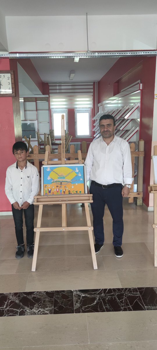 Hikmet Kiler Vakfı'nın İl genelinde düzenlemiş olduğu"Yerin ve Göğün Şehri; KUDÜS " konulu resim yarışmasında İl 1. si olan öğrencimiz Ramazan COŞKUN' tebrik ederiz.<a href="/BitlisValiligi/">Bitlis Valiliği</a> <a href="/TCAhlat/">T.C. Ahlat Kaymakamlığı</a> <a href="/Korkmazemin49/">Mehmet Emin KORKMAZ</a> <a href="/Ozdenmutluk49/">mutluk özden49</a> <a href="/rafetakgn1/">rafet akgün🟢🇹🇷</a>