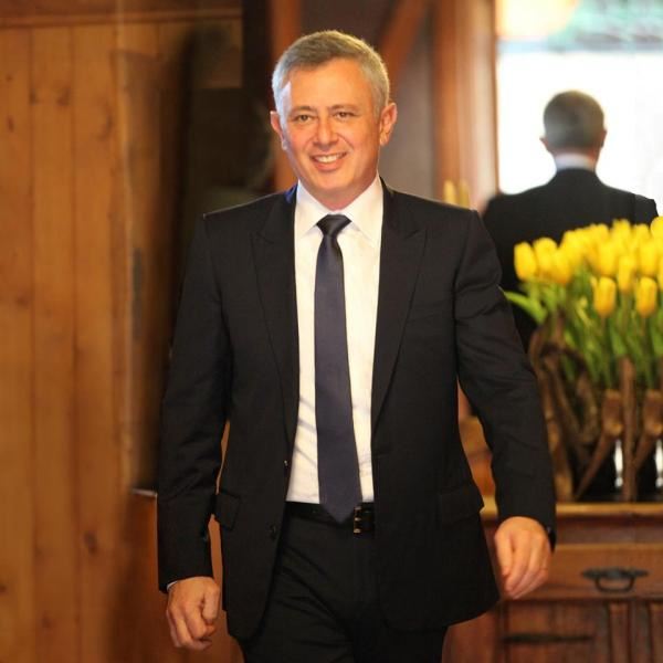 #سليمان_فرنجية لديه كتلة صلبة حقيقية ثابتة المواقف منتصرة في التوقعات والرهانات ولن تقبل إلا برئيس مقاوم مثله يحمي ظهر المقاومة
أما عن الفاسد #جهاد_أزعور فقد احترقت ورقته بالرهانات الخاسرة والتوقعات الساقطة مثل داعميه
رُفعت المسرحية
#تقاطع_الهزيمة_المدويّة