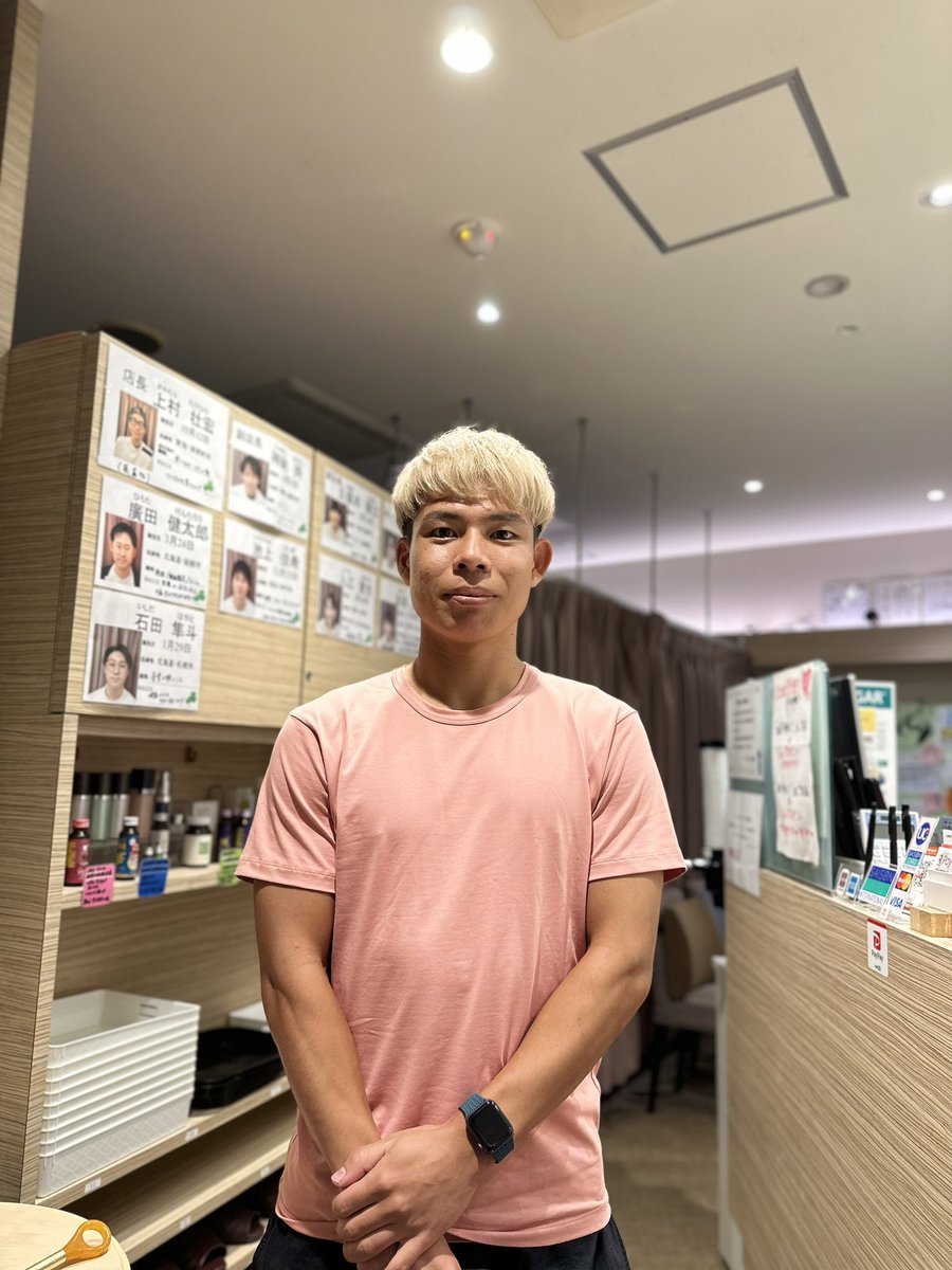 refleine's tweet photo. 皆さま　こんにちは！

本日、上野店にサッカーシンガポールリーグ、バレスティアカルサFCの杉田将宏(@grampus_masa )さんがご来店！
シーズン中断中のオフを利用して、お身体のメンテナンス！

中断明けから怪我がなく全開プレーできるよう、祈りも込めて施術させていただきました！

#リフレーヌ https://t.co/c8ROELP5W8