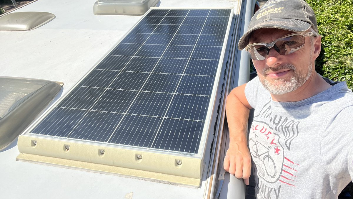 #pvpaneel weer schoon #camperlife #kleineklussen