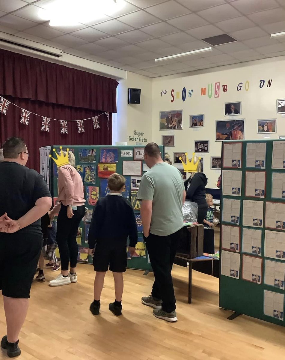 BOSCEPrimary's tweet image. It was great to have so many visitors to the exhibition this afternoon. We hope you all enjoyed looking at all the fabulous work!