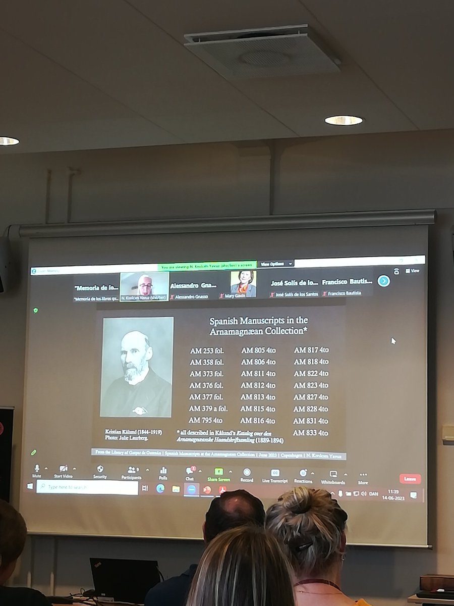 FilolMSC's tweet photo. Now, the amazing @nkivilcimyavuz talks about the manuscripts of the Count Duke of Olivares @arnamagnaean
.
#manuscripts #bookhistory #RenTwitter #rarebooks #bibliophilia #spanishmanuscripts https://t.co/G7O5dQvcjh