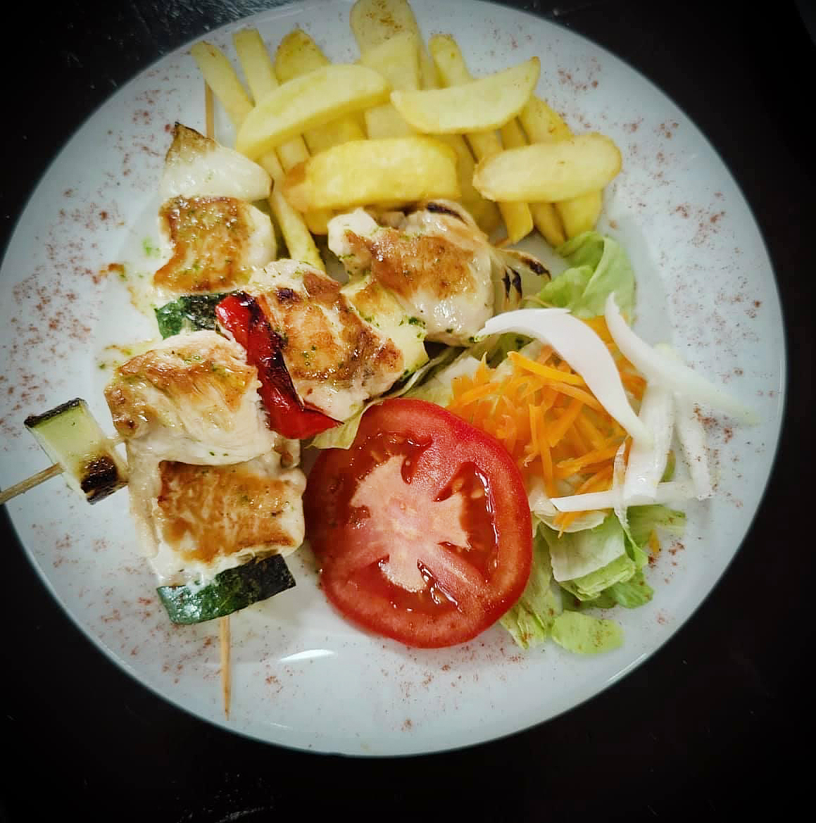 VillalbaenP29's tweet photo. El #Restaurante #Cafetería La Roca es ideal para #desayunar, #comer o #merendar en el #P29deVillalba y a precios muy económicos. #comidacasera, #menudeldia #platoscombinados, #raciones. Te dejamos algunas imágenes. https://t.co/NEmVZ5oBVs https://t.co/8s2voI21Vx