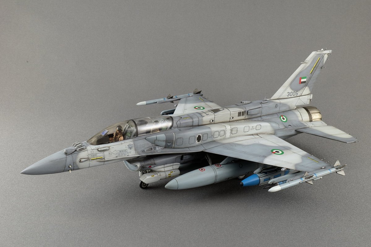 gorimodeler's tweet photo. ハセガワ 1/72 F-16F (Block 60)
UAE Air Force
完成しました!
スタンダードな?F-16とは打って変わって、コンフォーマルタンクにドーサルスパイン、機首周りにもゴテゴテと突起のついた無骨なシルエットが魅力です😊
#帰ってきた複座機祭り
#帰ってきた複座機祭り完成
#F16F
#ハセガワ https://t.co/MpUzhjLBck