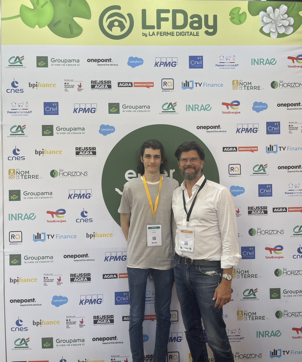 charliercf's tweet photo. Like all industries, agriculture will need to leverage new advancements in AI, robotics, analytics and microtechnologies to address the continuing demographic,  inflationary and ecological pressures.

Thank you @FermeDigitale for having organized a very insightful conference! https://t.co/zg5AZzKwiI