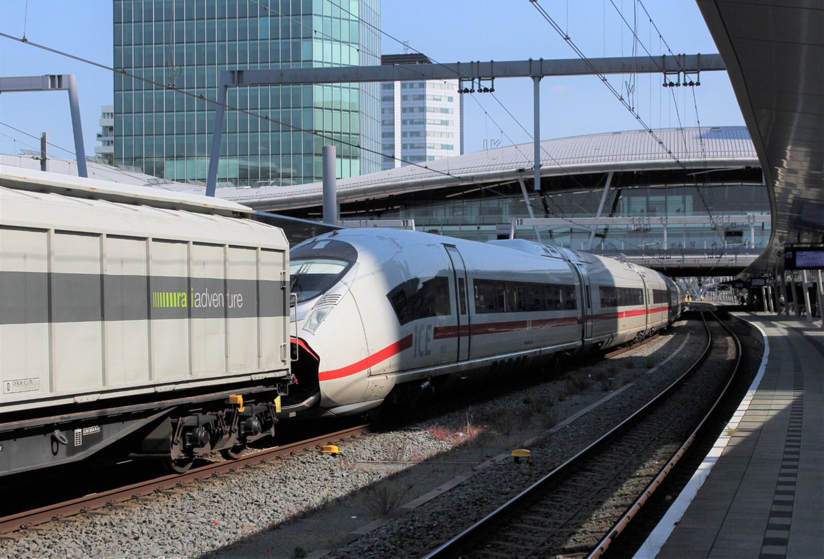 erwinstreinen's tweet photo. RXP / Railadventure 9903 brengt DB ICE 3neo 8002 naar Amersfoort, te Utrecht CS
#rxp #utrecht #ice3neo #railexperts #treinleven #zug #train #railadventure #locomotive #locomotief #railcolor #eisenbahn #treinspotten #trainspotting #ice #utrechtcs
Video: https://t.co/PIvjRNSyQo https://t.co/MDzrfDTKVI