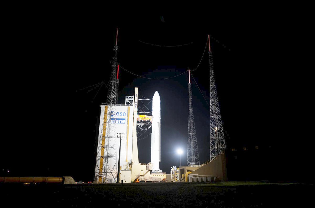 📺 Europe’s #Ariane5 rocket is being prepared for its final flight. Follow the #VA261 launch on Friday 16 June on #ESAwebTV2. 

Coverage starts: 21:55 BST/22:55 CEST
Launch scheduled: 22:26 BST/23:26 CEST 

🔗esa.int/Enabling_Suppo…

#SpaceTeamEurope #OneLastAriane5
