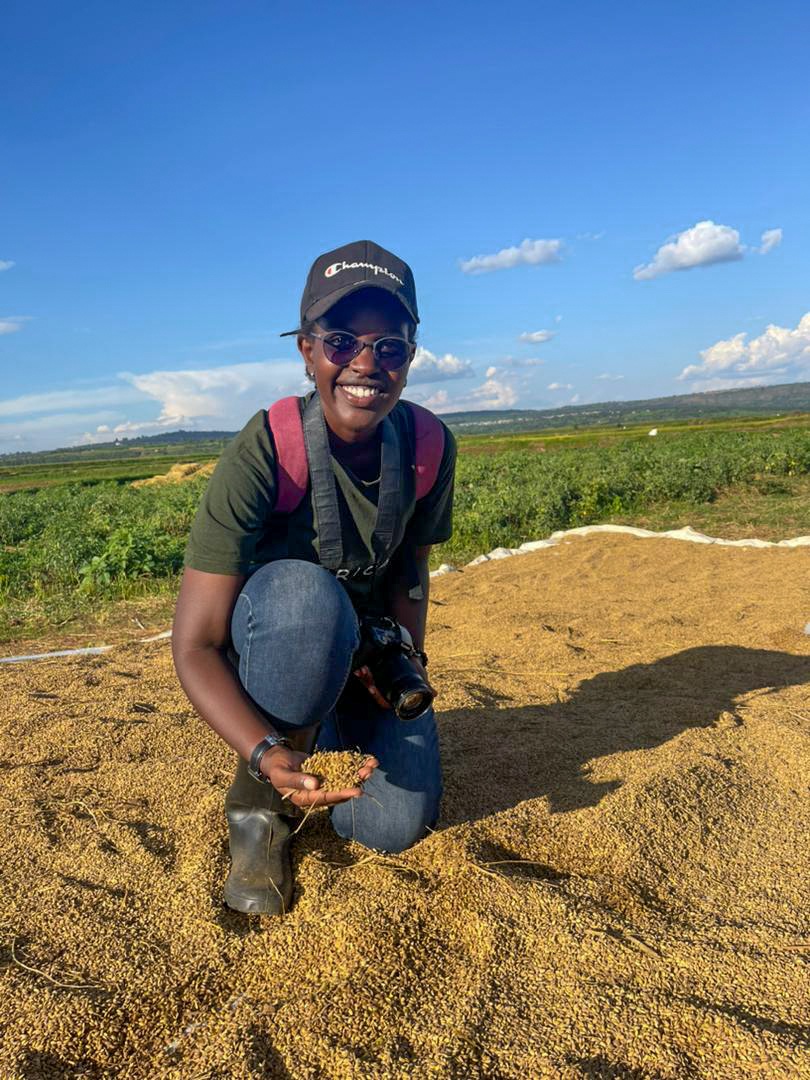 BagiruwigizeS's tweet image. &quot;🤝 Extension &amp;amp; communication fuel agricultural advancement! Connecting farmers with latest practices, tech, &amp;amp; info boosts yields, resilience &amp;amp; sustainability. Sharing insights &amp;amp; collaborating cultivates a thriving ag community. Let&apos;s grow together! #AgExtension #CommsMatters&quot;