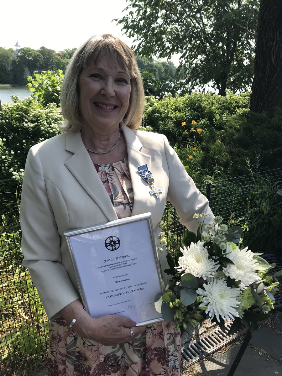 Valtion liikuntaneuvoston toimikausi sai ikääntyneiden kannalta arvokkaan lopetuksen - ⁦⁦<a href="/ElinaKarvinen1/">Elina Karvinen</a>⁩ sai liikunnan ja urheilun kultaisen ansioristin! Onnea Elina! ⁦<a href="/Ikainstituutti/">Ikäinstituutti</a>⁩