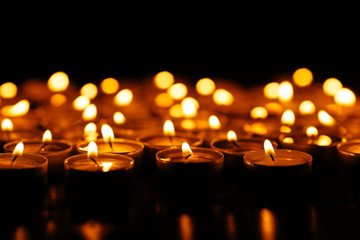 We offer our deepest condolences to the family and friends of the two students from @UniofNottingham who died following a major incident in Nottingham City Centre in the early hours of yesterday. Our thoughts also go out to the other victims involved in this tragic incident.