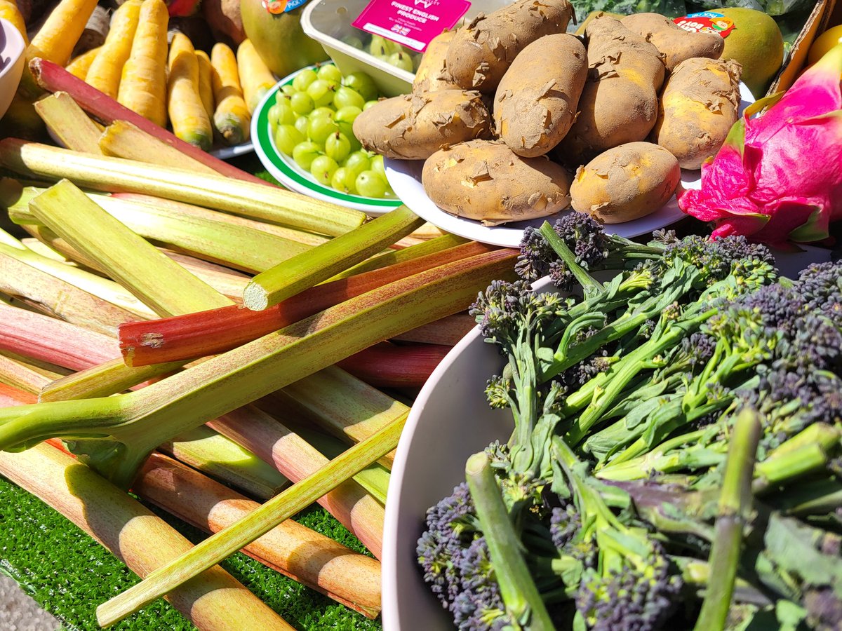 Massive thank you to <a href="/_COUNTRYFRESH/">Country Fresh Foods</a> for your support today <a href="/QEGSYorkshire/">QEGS</a> and <a href="/PrePrepWGSF/">@PrePrepYorkshire</a> for Supplying local and seasonal display ls and tasters for our students and parents <a href="/OliCullers/">Oli Cullingworth</a> <a href="/pammybabe68/">pamela dixon 🐝</a> <a href="/chefbenji64/">Ben Cook</a> <a href="/Deegan7Paula/">Paula Deegan</a> @chefmartynblake <a href="/Penny89488345/">Penny</a>