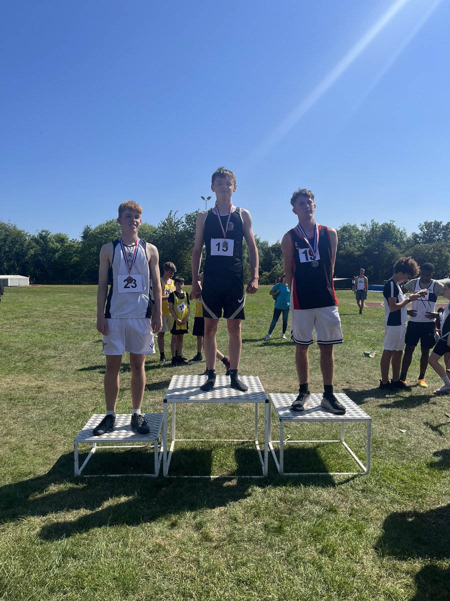 Fife Schools Athletics

Lewis M has won his second medal of the day with a gold in the long jump. 🥇