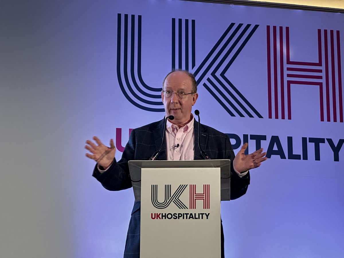 NMPLive's tweet image. Award-winning political journalist @Dannythefink giving a #keynotespeech in London today for the @UKHofficial Summer Conference.

He imparted some sage advice on what to look out for ahead of the next General Election plus his own observations on the current political landscape.