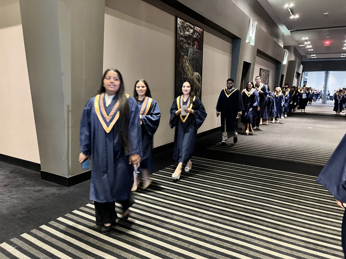 Some of my wonderful students!!! You roooockk!!!!! 🤩🤩🤩 💕💕💕 @humbercollege #humbergrad #tourism  Congratulations!!