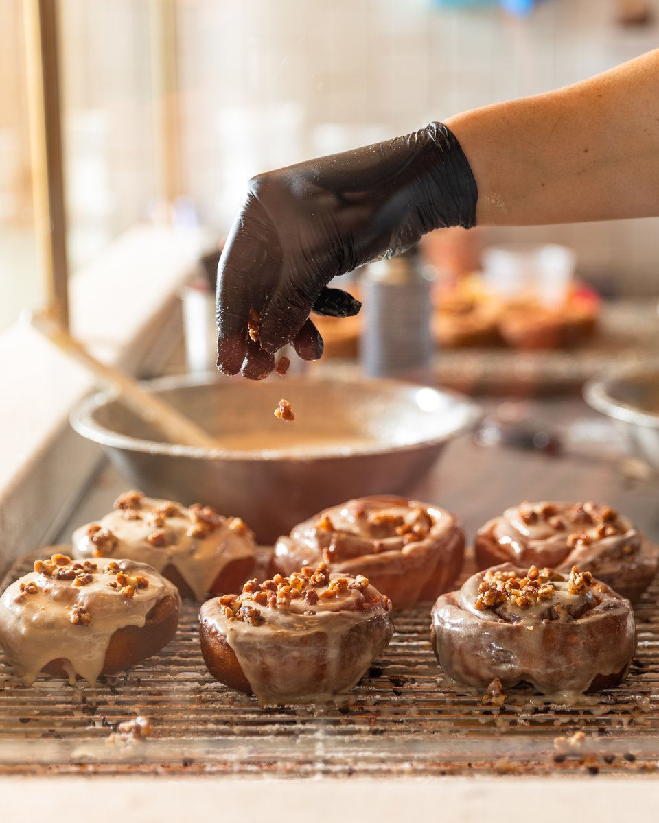 Cinnamon roll drizzle > everything else 🤤 #ItsThatGood