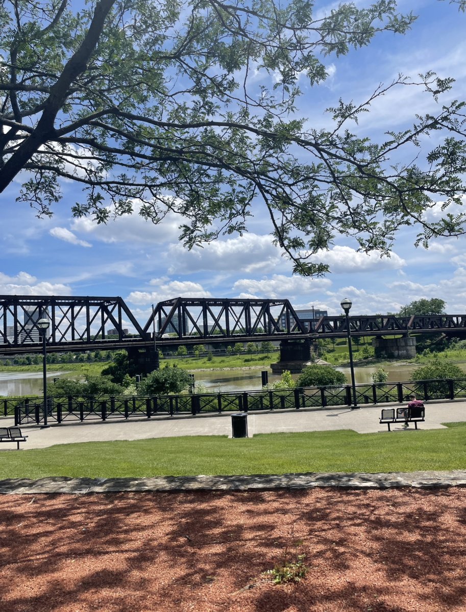 StudentLifeOSU's tweet photo. Happy 614 Day, Buckeyes! We ❤️ our home in Columbus. #CollegeInCBUS https://t.co/0X5Ts6YLss