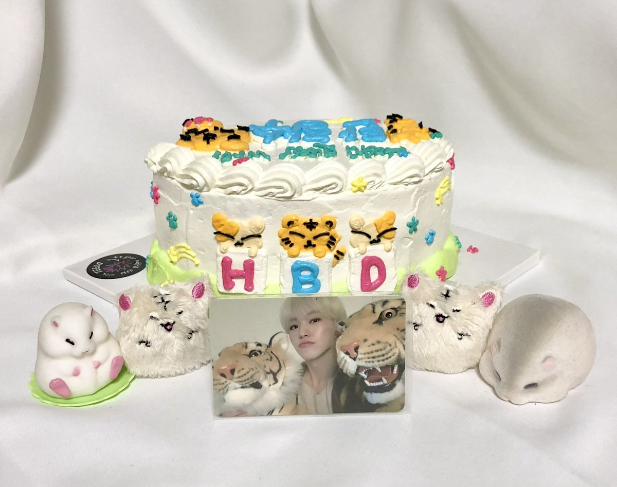 「　궁극의 아이돌　 」
                                     『　최고의, 최후의 아이돌　』

별의 호랑이, 호시의 생일을 축하합니다 ~~ ✮

                                 ( with 방가방가 축하사절단…)

#방가방가_호랑이_호시_생일축하해
#lLUVmyHOSHIday
#대한민국의_마지막호랑이_호시날