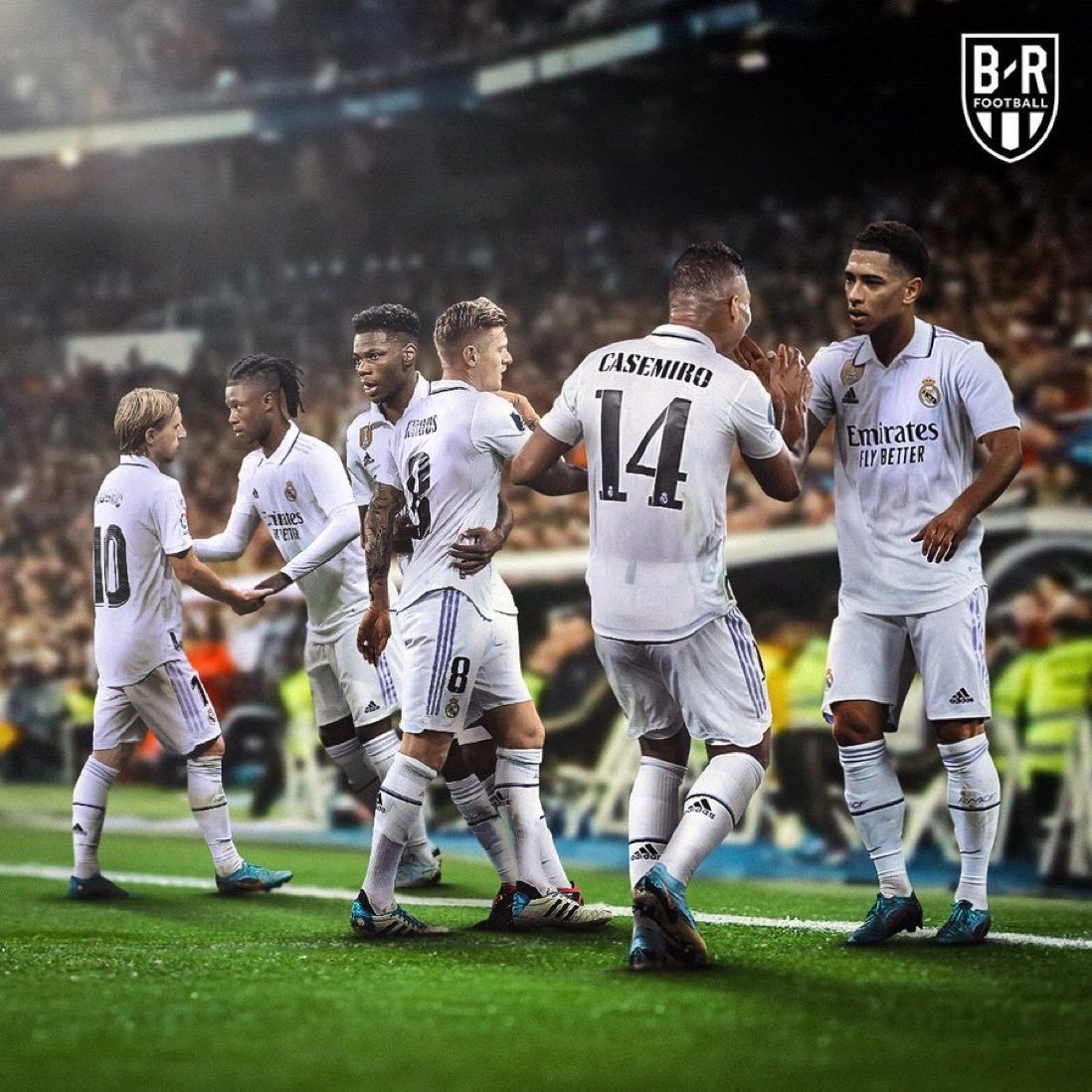 RodriguezRMCF's tweet photo. Encantándome la foto, porque es un fotón, algún día hablaremos de porque Valverde es el primero que se quita de en medio la gente cuando es el que más ha demostrado de momento en el Real Madrid. https://t.co/3d7Z6vO9xa
