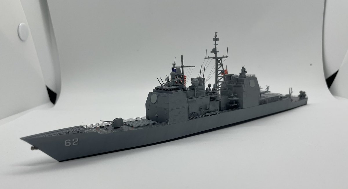 フジミ 1/700 CG-62 チャンセラーズビル
改名直前までを再現
SPQ-9Bやヌルカデコイ等一部装備は
@mr6aKek7YPNrnMx
さんの製品を使用
大変精密で素晴らしい製品です
マストにはクソデカ星条旗
HSはトランペッターのものを使用
その他細かい箇所は下記に
#艦船模型
#USSCHANCELLORSVILLE