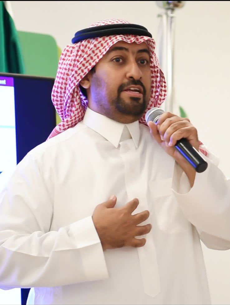 الرئيس التنفيذي لشركة #اكسلنس
م.عبدالرزاق التويجري <a href="/abdurazaqt/">عبدالرزاق التويجري</a>

 كمتخصص في مجال  #إدارة_التغيير أعتقد أن المملكة نجحت في إحداث نقلة في الأداء الحكومي وستصبح بيت خبرة في هذا المجال تصدر خبراتها للآخرين مستقبلاً ،وذلك بفضل الله ثم فضل عراب الرؤية سمو ولي العهد الأمير محمد بن سلمان.
