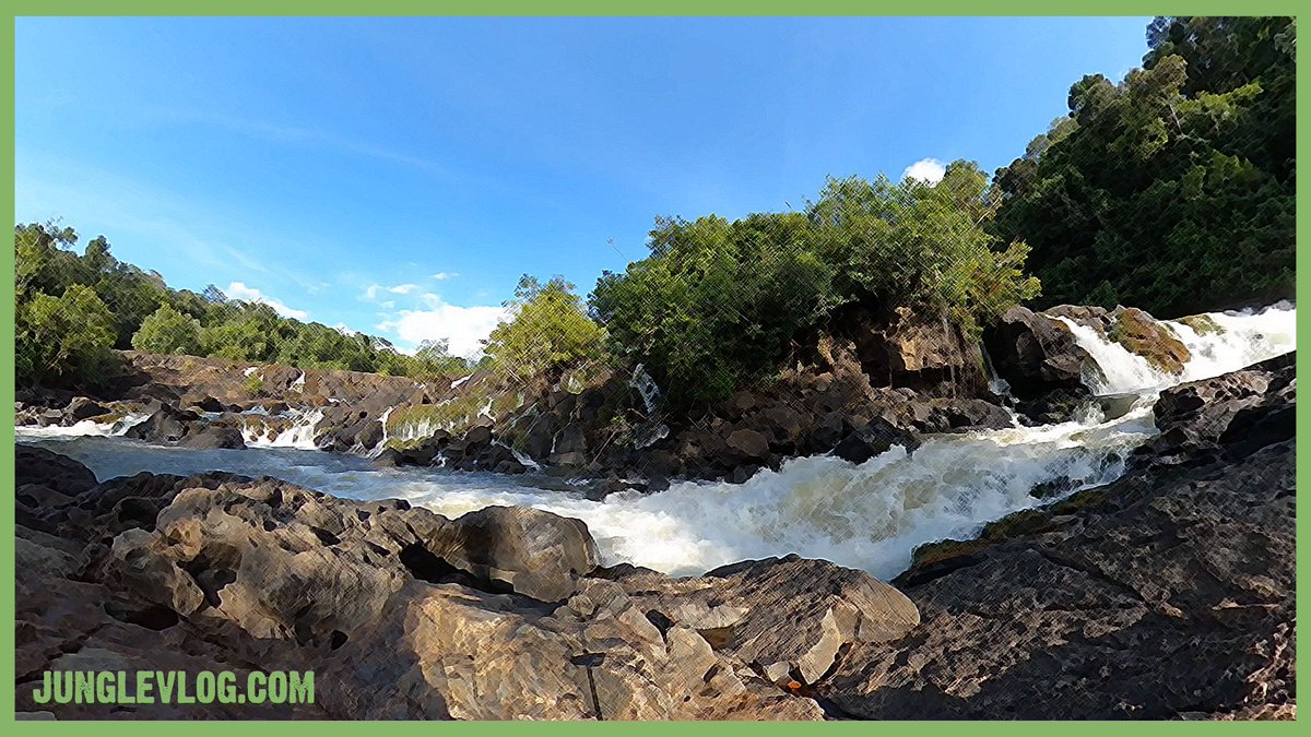 JungleVlog's tweet photo. Check my newest 360° video of the "Blache Marie" waterfalls: https://t.co/cLxLNh5pXU #Jungle #Rainforest #Waterfall https://t.co/rktN7j9lv3