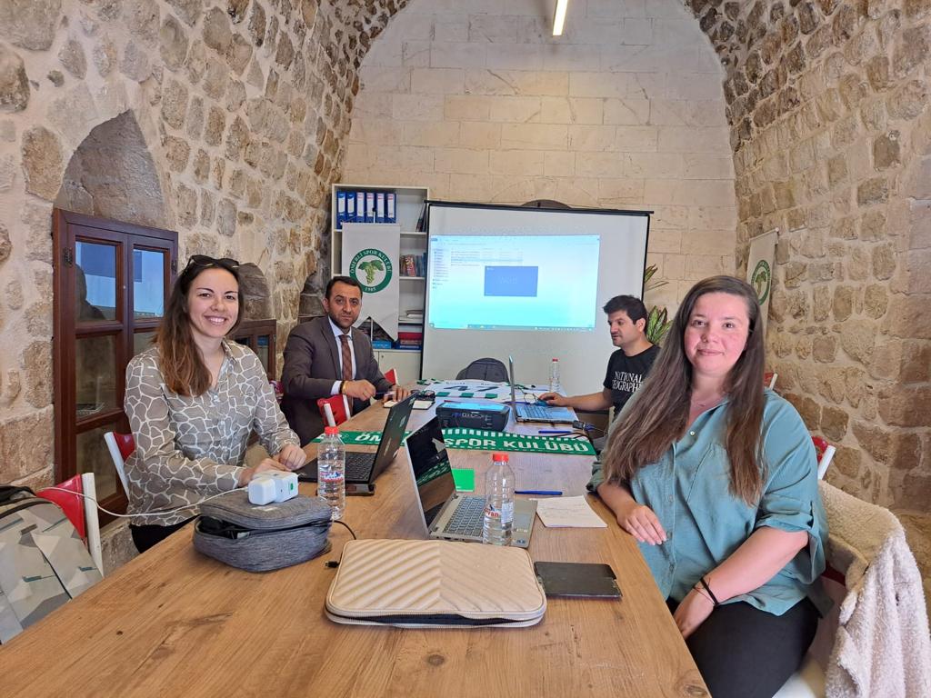 Mimosaproject1's tweet photo. Last week, after the Kick off meeting of the Mimosa project, we had a delightful trip to Mardin with the President of Ömerli Sports Club, Kadir Yıldız. Following the meeting, we gathered to explore the historical and cultural beauties of Mardin.

@omerlispor_ https://t.co/etIRItuIaM
