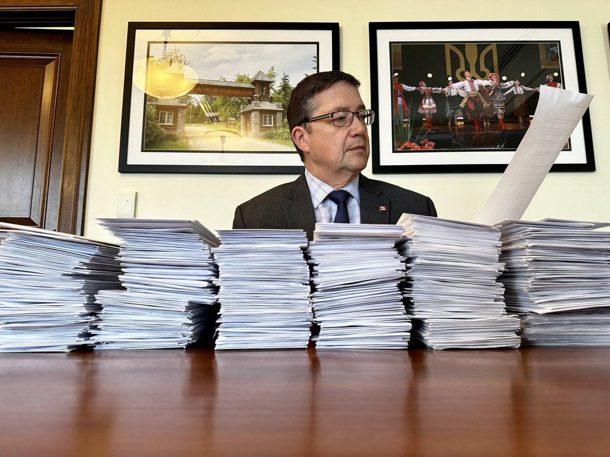 DanMazierMP's tweet photo. Wow! Thank you to the people of Swan River who signed my petition on crime.

The people of Swan River are experiencing a record level of crime in their rural community because of Justin Trudeau’s catch-and-release policies.

It’s time to repeal his soft-on-crime policies. https://t.co/t0HYrC0LIW