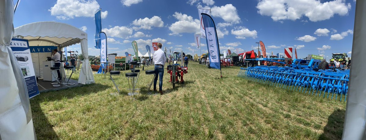 Dag 1 Öko felddag <a href="/feldtage/">DLG-Feldtage</a> in Stuttgart zit er bijna op. <a href="/RavenEurope/">Raven Europe</a> Iso-bus werktuigbesturing met rtk-gps en VSN camera besturing via schijven valt in de smaak