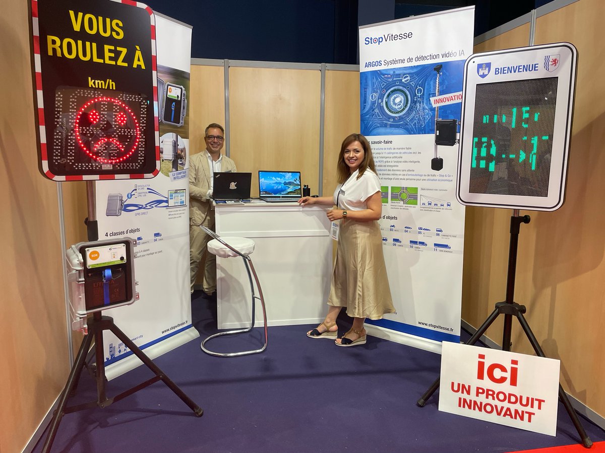 SalonAchatP's tweet photo. Au détour du salon 👀, vous croiserez certainement ces panneaux, annonçant une innovation💡. Rdv à la zone d’innovations à l’entrée B. Elles y sont 😉 https://t.co/xLoJdCpv2b