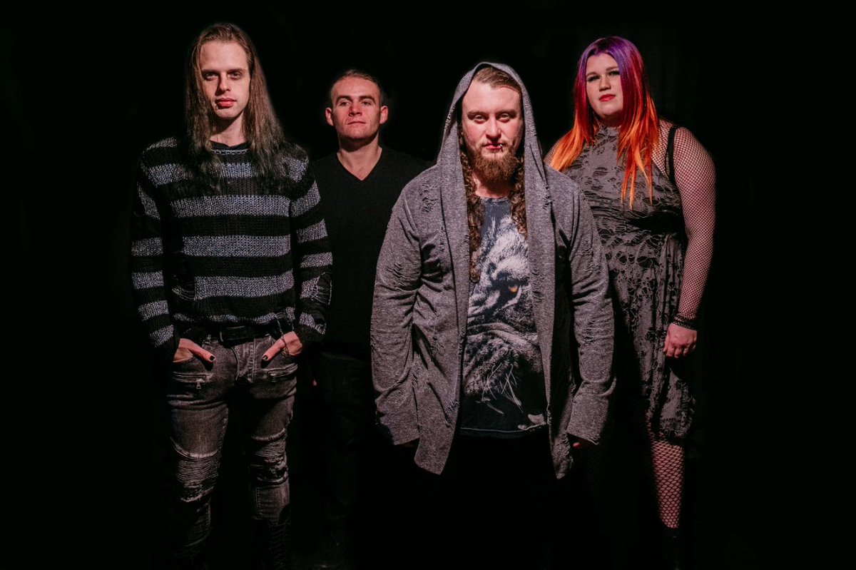 Today we are feeling very grateful.  Your response to our new song "Vitriol" absolutely means the world to us. 

Stream "Vitriol" and the rest of our material at the link in our bio 🤘

#fathomfarewell #vitriol #newsong #newmusic #metal #heavymusic #hair