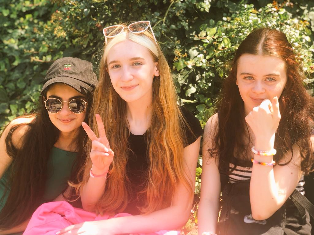 EWHS_MFL's tweet photo. Our pupils have really hit it off with the pupils from our partner school! They chatted all day yesterday and today are constantly practising their French! Incredibly proud of the efforts our pupils are making to build friendships and get involved! 🫂🧑‍🤝‍🧑👥👫🤝👭 @EastwoodHighERC https://t.co/1LJWG10jbV