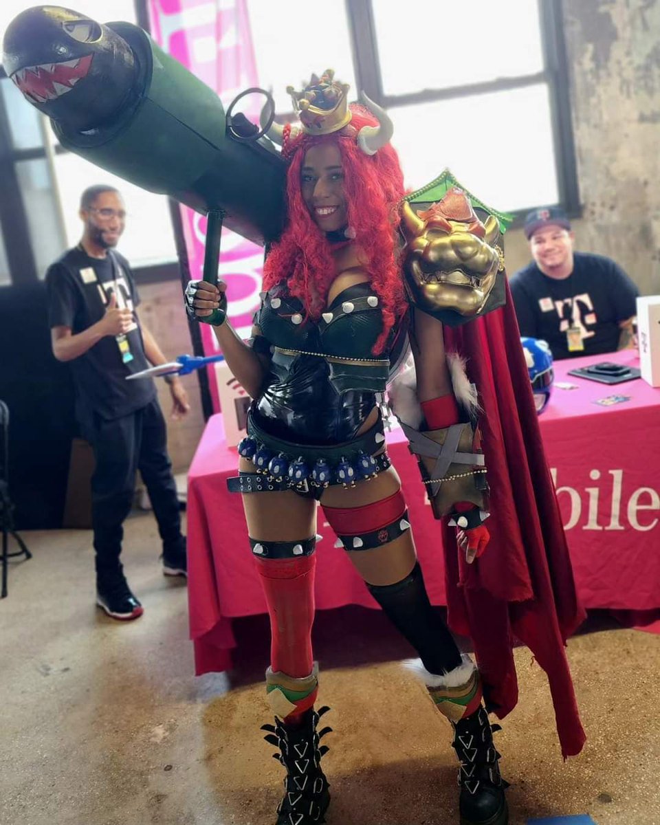 MagentimusPrime's tweet photo. @crissyyuki as Bowsette visits the @TMobile at #Brooklyncomiccon
#cosplay #Nintendo #supermariobros #tmobile #uncarrier https://t.co/yz6tYKjmhf