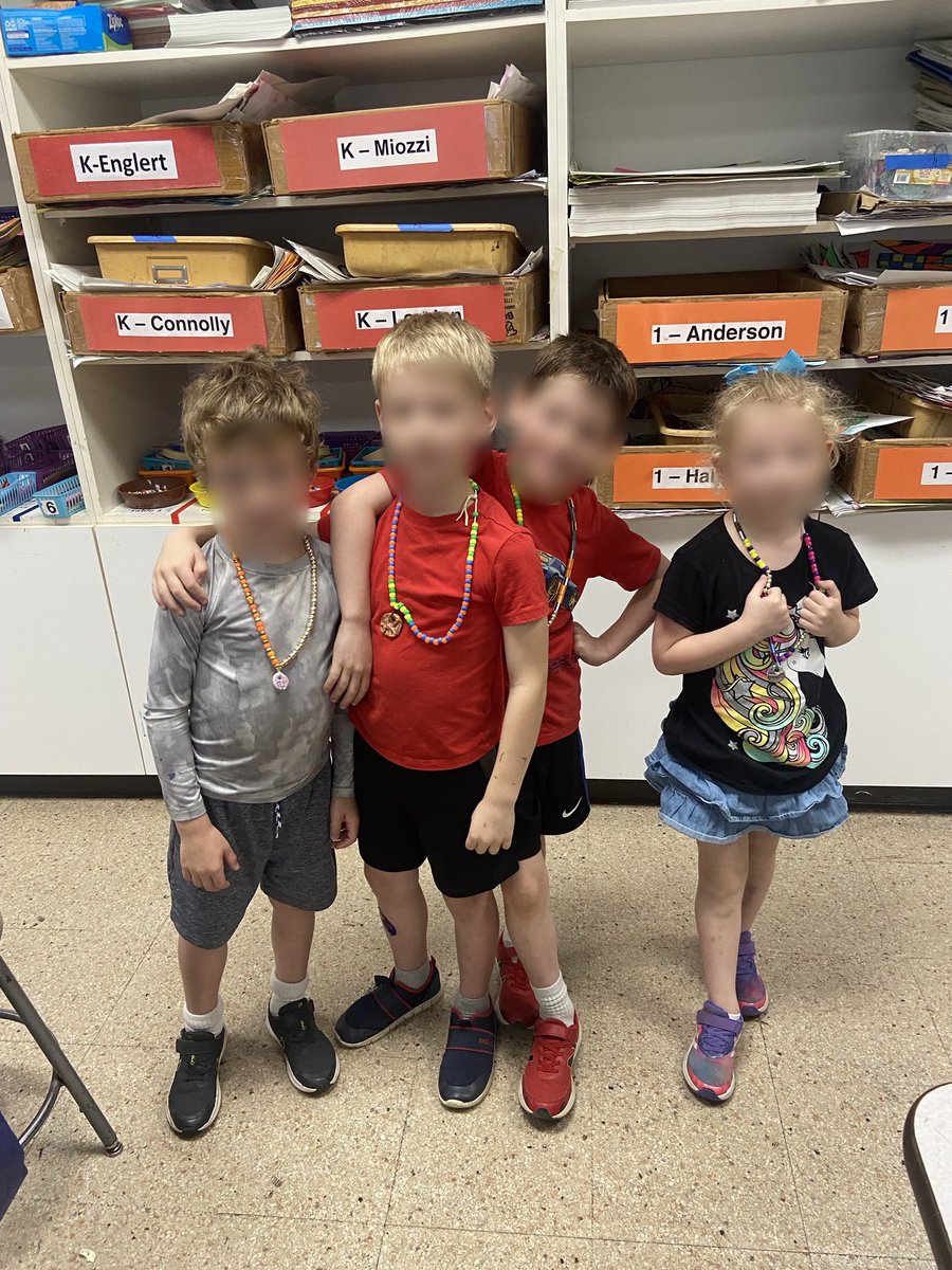 #WOschool K artists used their knowledge of patterns to add beads to their textured clay pendants. They were so excited to wear their works of art home! #WeAreChappaqua