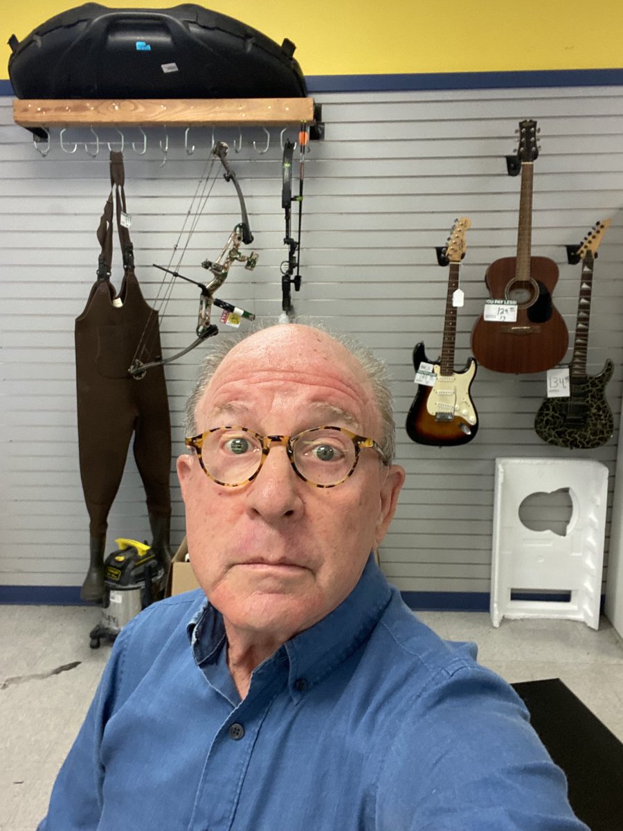 Jerry Saltz tweet media