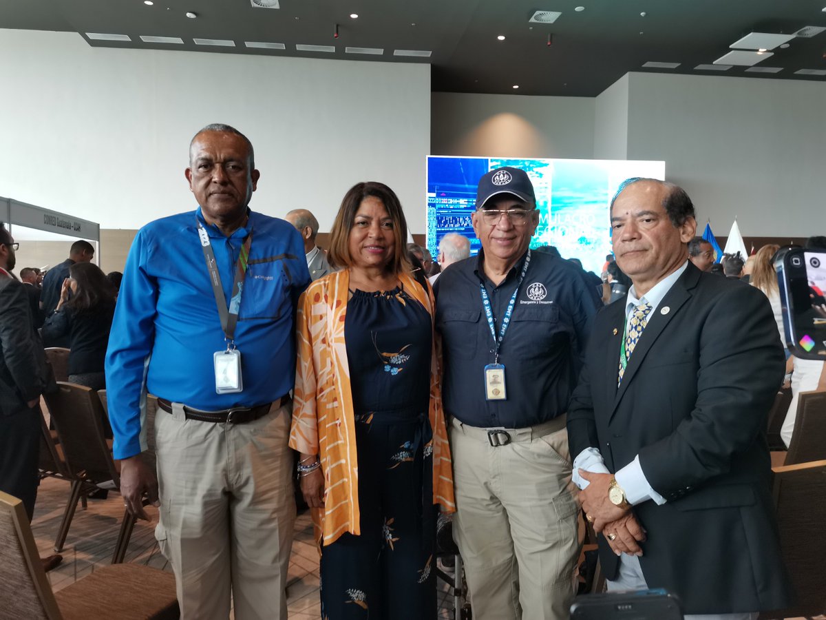 CSSPanama's tweet photo. Personal y rescatistas de la @CSSPanama, participaron de la inauguración del 3° #SimulacroRegional2023 ejercicio que busca aplicar los protocolos correspondientes para situaciones de búsqueda, rescate y atención de salud en todos los escenarios.
#CSSsimulacro https://t.co/G7PFtCbglG